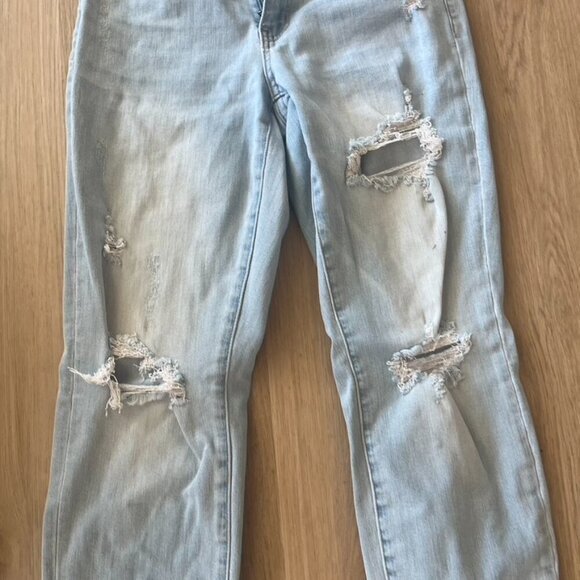 Judy Blue Natalie Distressed Boyfriend Jeans Size 3/26 Light Wash - Picture 5 of 12
